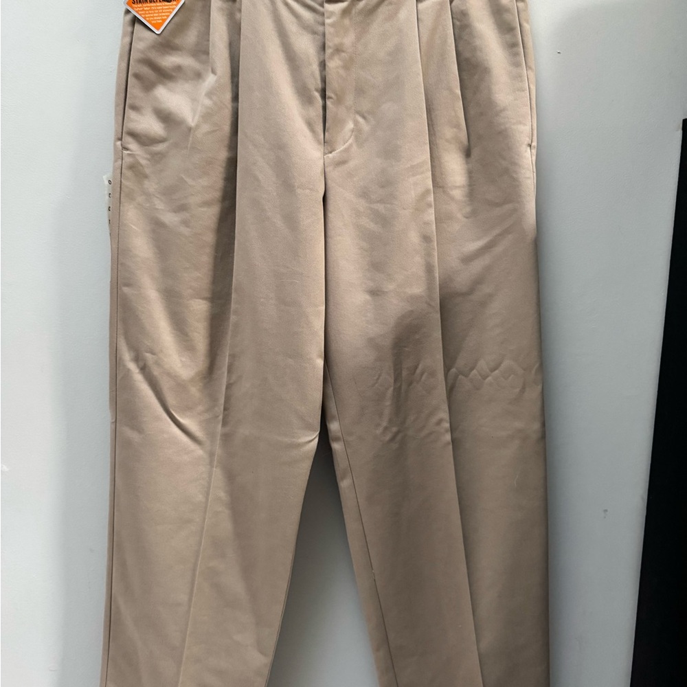 NWT Mens Dockers Classic Fit Stain Defender 33x30 Khaki - Picture 6 of 8